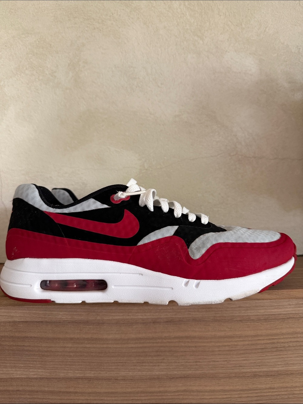 Nike Men’s - Red / Black / White